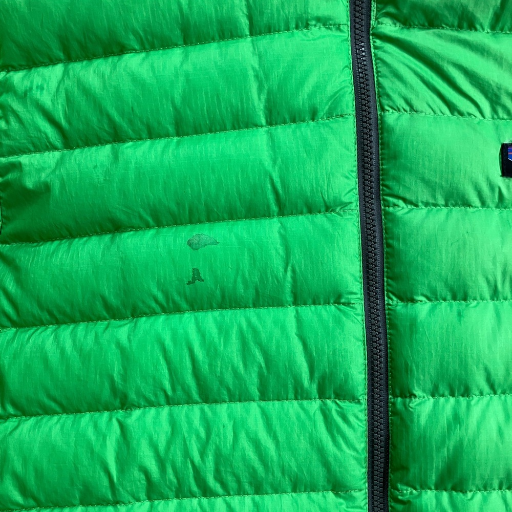 Patagonia Men's Green Down Jacket - Picture 6 of 7